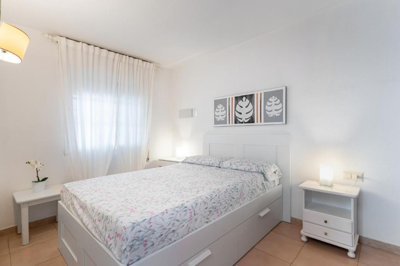 Lovely Apartment Next To The Beach Τορρεμολίνος Εξωτερικό φωτογραφία